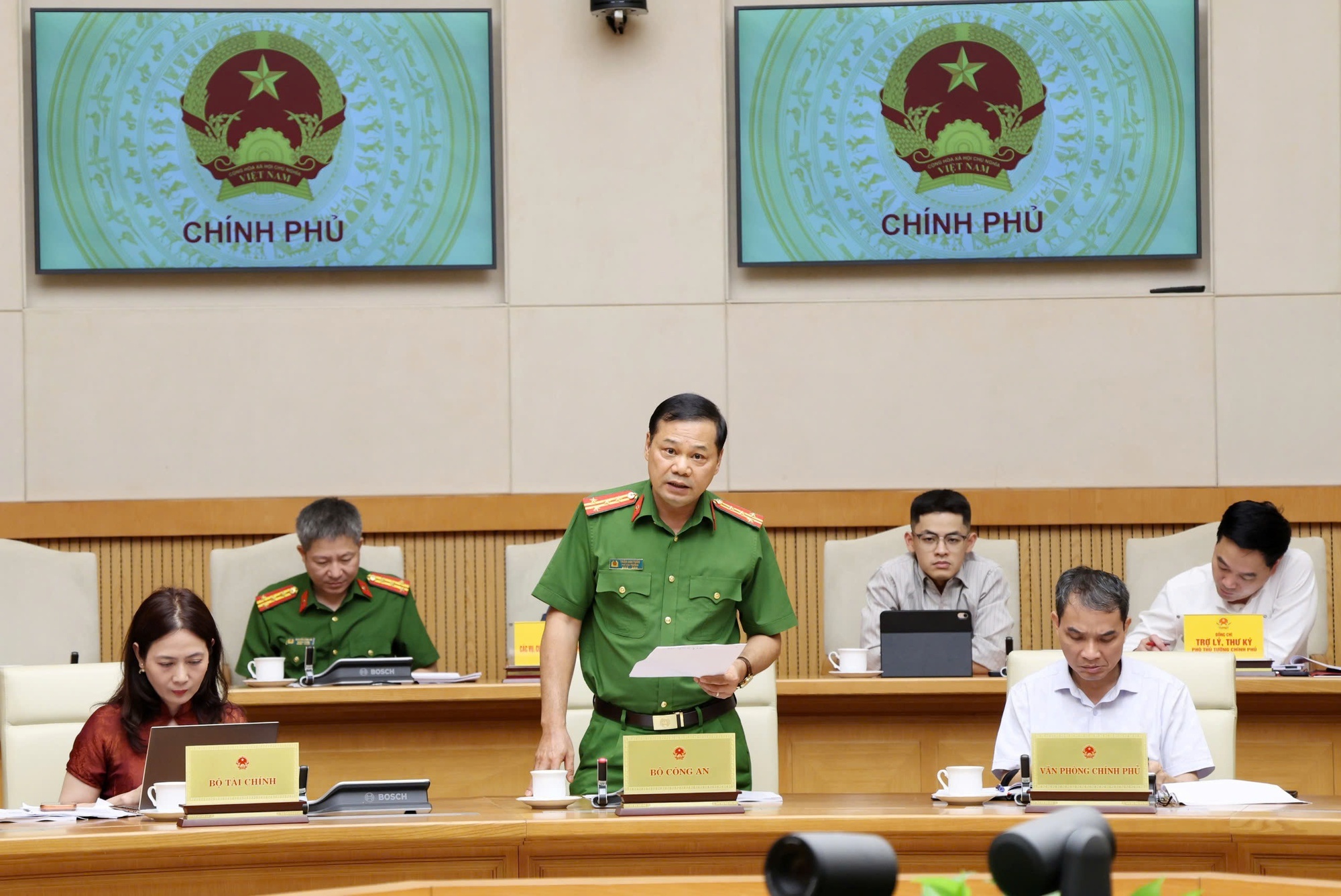 Lãnh đạo các bộ, ngành phát biểu ý kiến - Ảnh: VGP/Gia Huy Lãnh đạo các bộ, ngành phát biểu ý kiến - Ảnh: VGP/Gia Huy