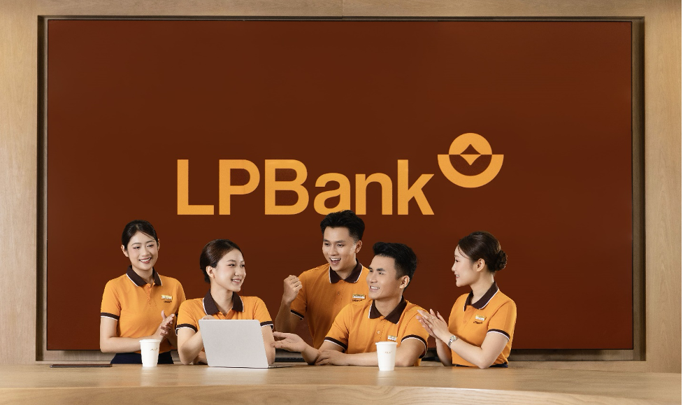 LPBank và chiến lược “lấy con người làm trọng tâm” tạo nên sức hút thương hiệu tuyển dụng LPBank và chiến lược “lấy con người làm trọng tâm” tạo nên sức hút thương hiệu tuyển dụng