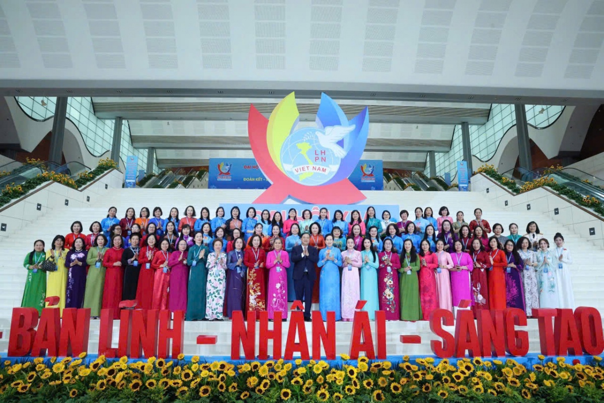 Phụ nữ Việt Nam: Chủ thể quan trọng kiến tạo tương lai phát triển của đất nước Phụ nữ Việt Nam: Chủ thể quan trọng kiến tạo tương lai phát triển của đất nước