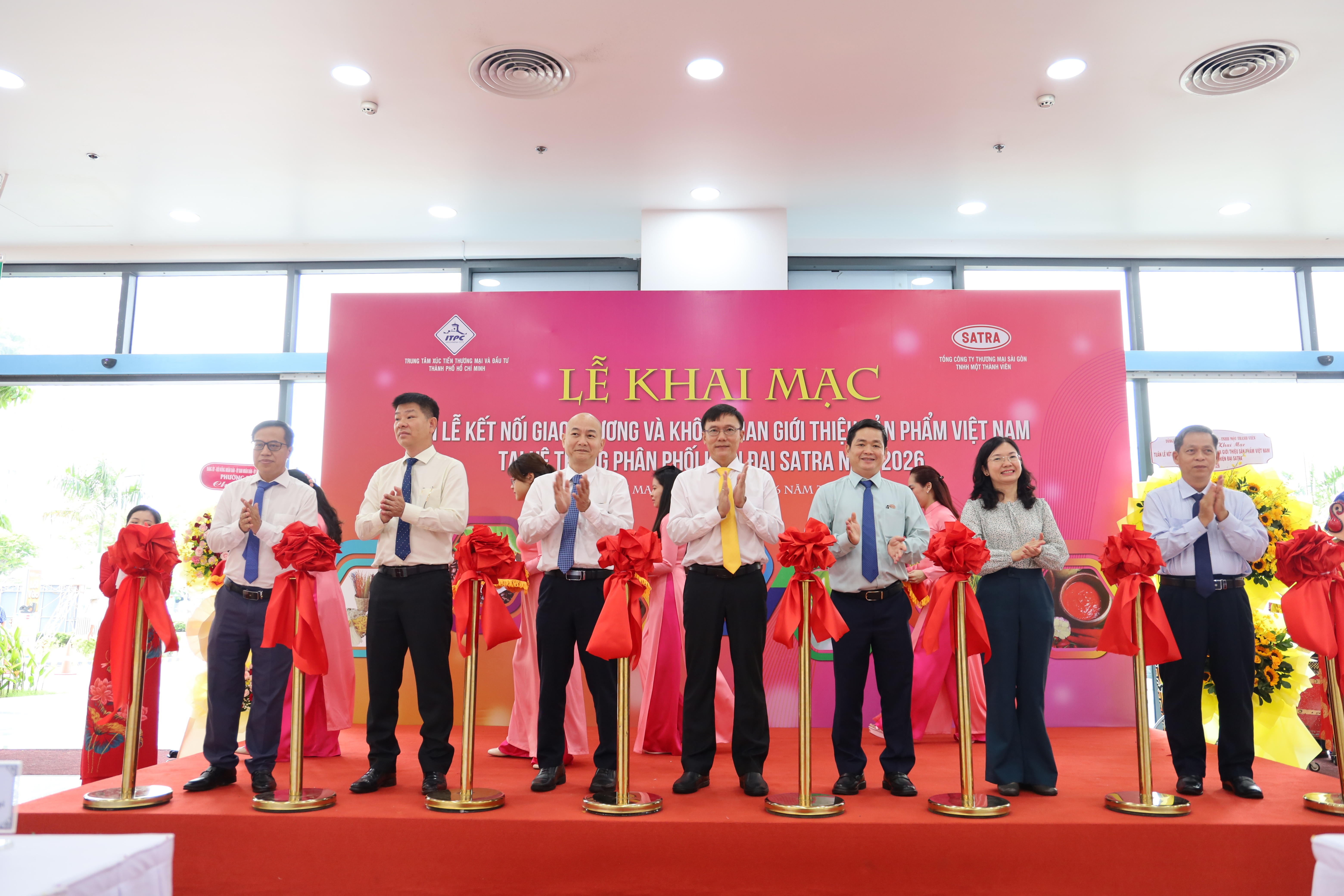 Tuần lễ kết nối giao thương và giới thiệu sản phẩm Việt tại hệ thống phân phối hiện đại Satra Tuần lễ kết nối giao thương và giới thiệu sản phẩm Việt tại hệ thống phân phối hiện đại Satra