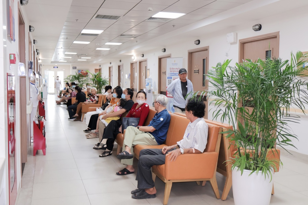 Nhiều người dân đến khám sức khỏe tổng quát tại chương trình Khám sức khỏe toàn dân 2026 của Vinmec Cần Thơ Nhiều người dân đến khám sức khỏe tổng quát tại chương trình Khám sức khỏe toàn dân 2026 của Vinmec Cần Thơ