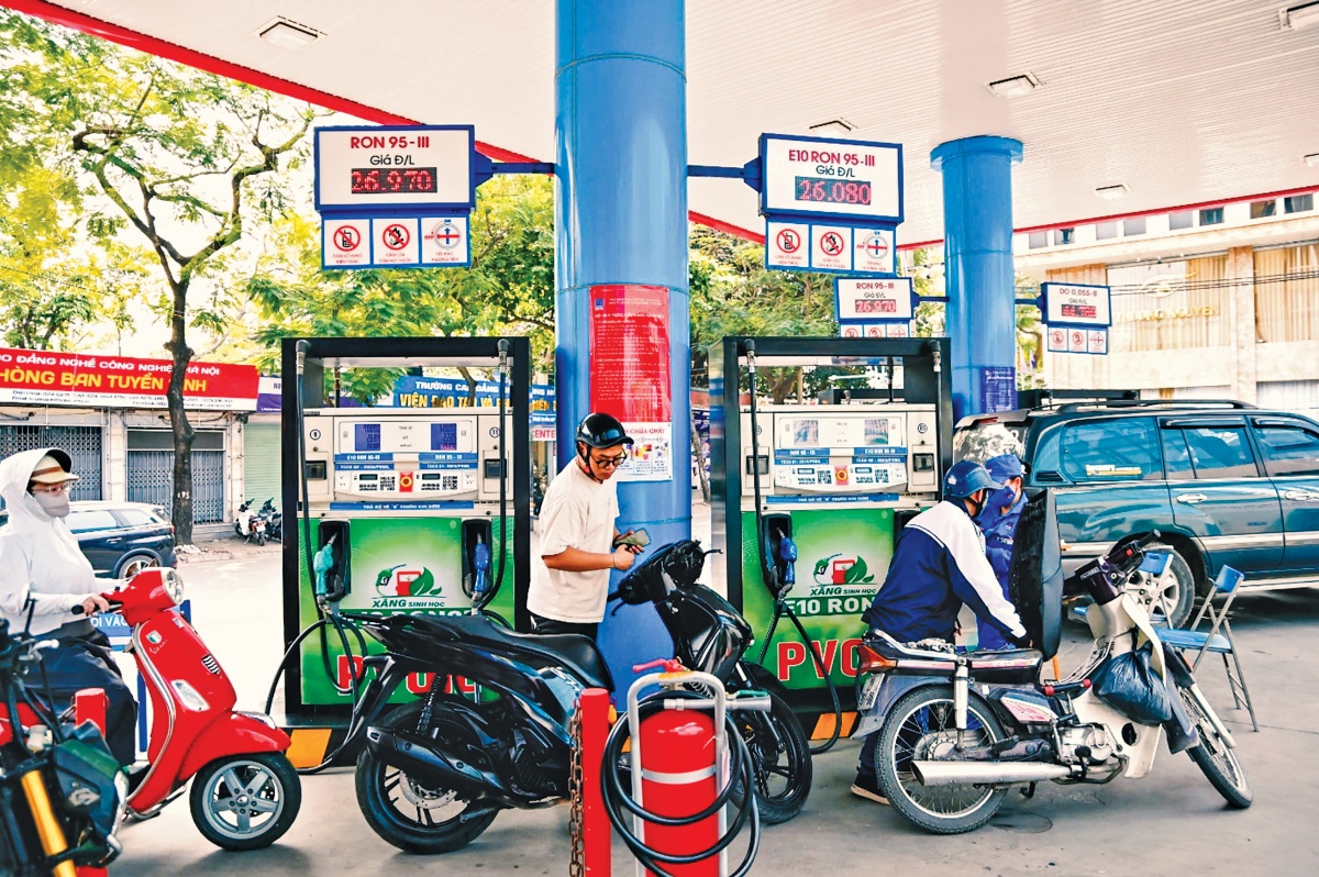 Xăng E10 dần được thị trường đón nhận Xăng E10 dần được thị trường đón nhận