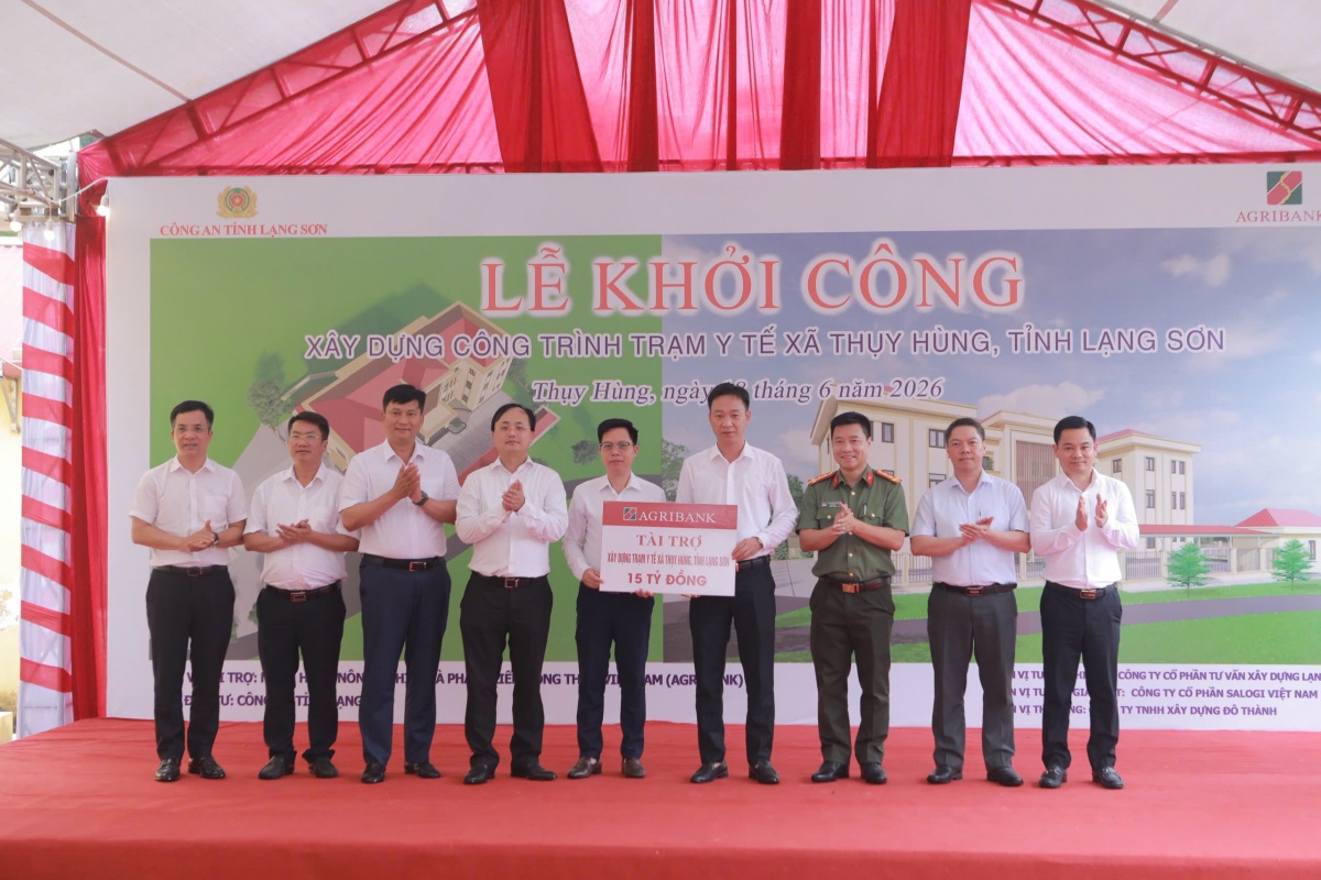 Agribank trao tặng 15 tỷ đồng an sinh xã hội tại Lạng Sơn Agribank trao tặng 15 tỷ đồng an sinh xã hội tại Lạng Sơn