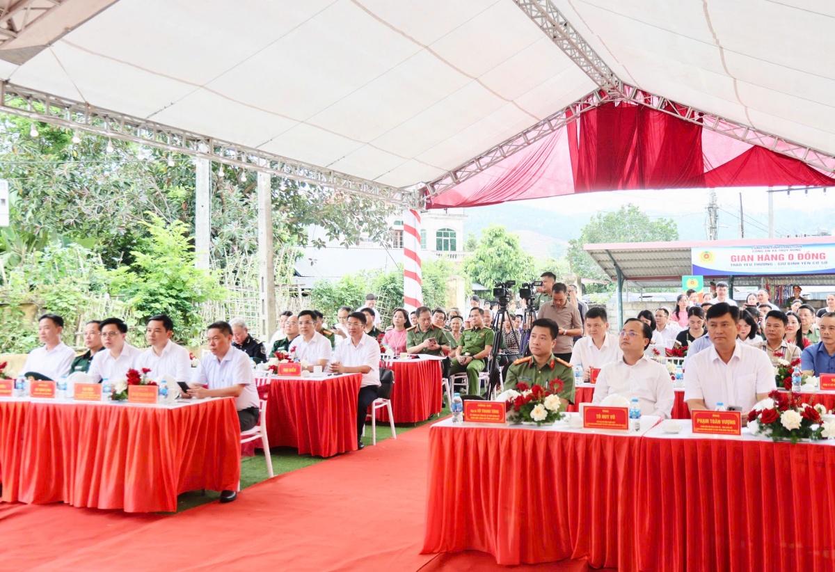 Agribank trao tặng 15 tỷ đồng an sinh xã hội tại Lạng Sơn Agribank trao tặng 15 tỷ đồng an sinh xã hội tại Lạng Sơn
