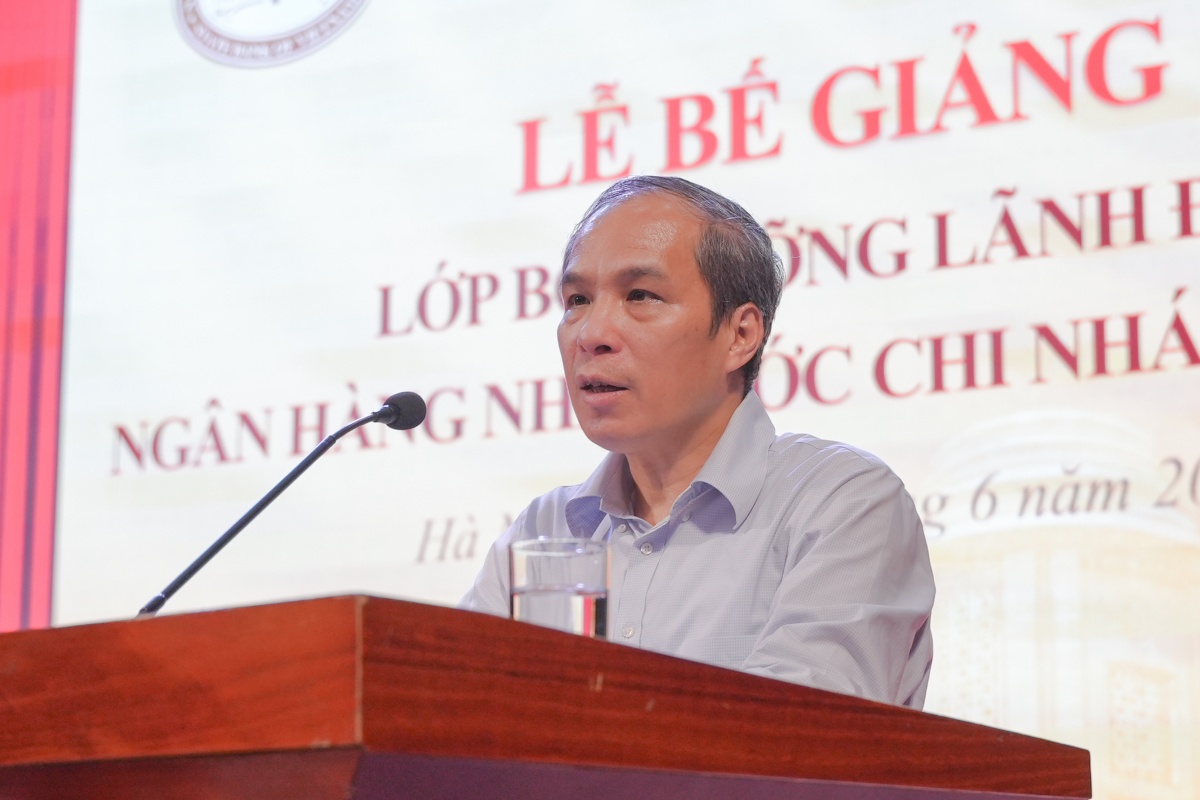 Bế giảng lớp bồi dưỡng lãnh đạo NHNN chi nhánh khu vực: Nâng cao năng lực đội ngũ cán bộ trong giai đoạn mới