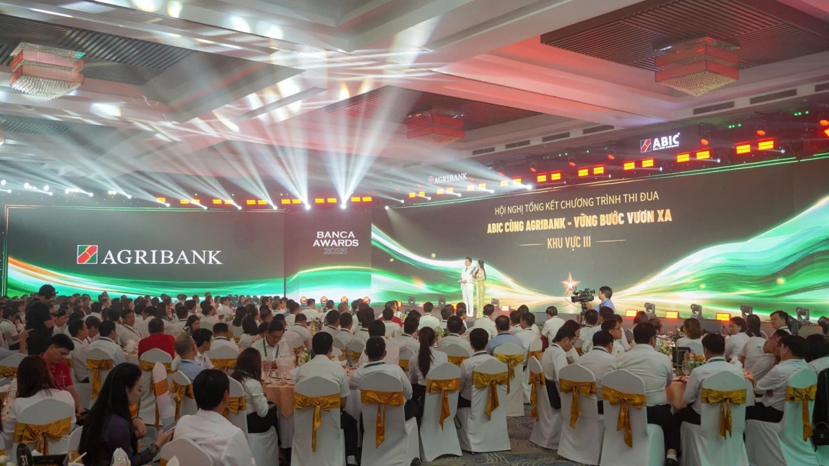 Đại biểu dự hội nghị tổng kết chương trình thi đua “ABIC cùng Agribank – Vững bước vươn xa” khu vực III. Đại biểu dự hội nghị tổng kết chương trình thi đua “ABIC cùng Agribank – Vững bước vươn xa” khu vực III.