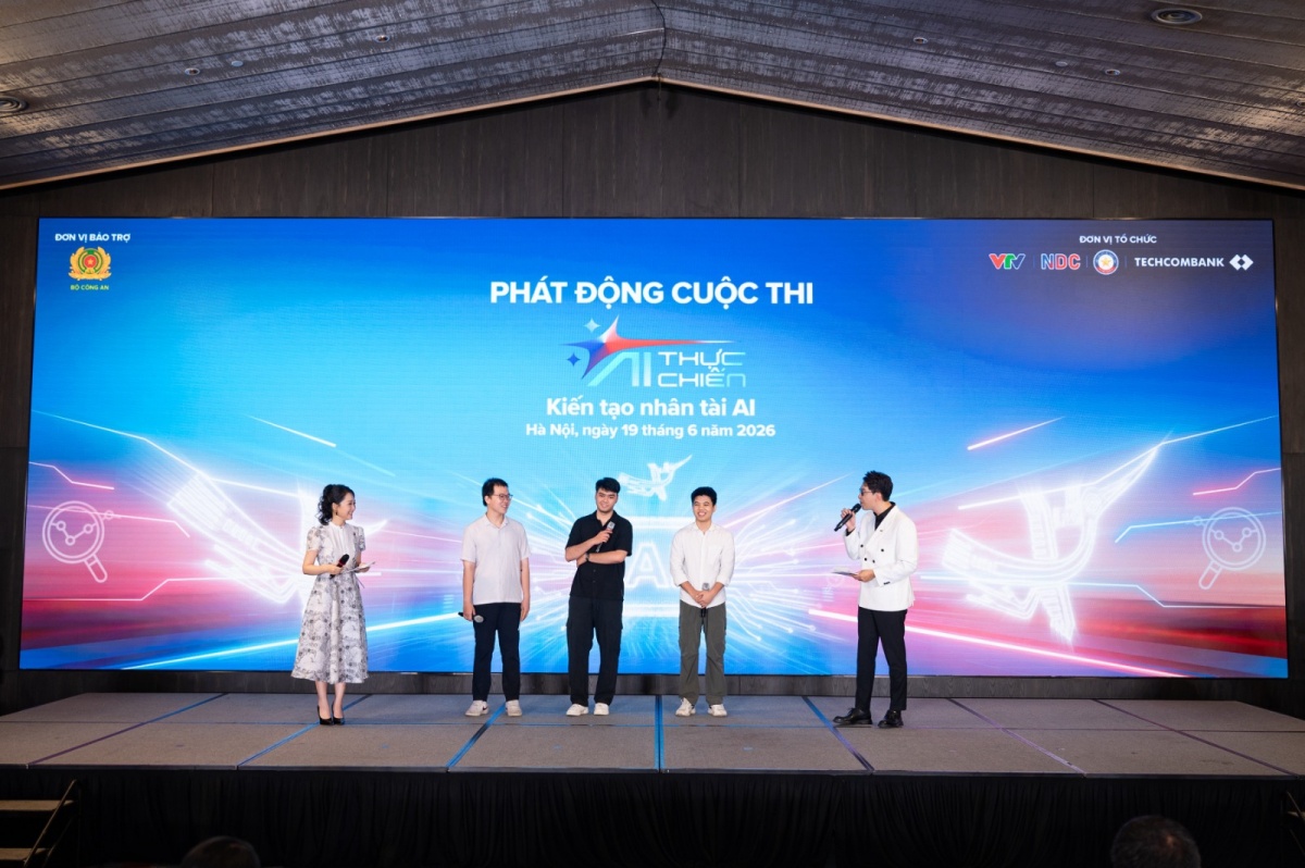 Quán quân AI Thực chiến mùa 1 Techcombank đồng hành cùng “AI Thực Chiến” mùa 2: “Dẫn lối trí tuệ Việt - Vươn tầm kỷ nguyên AI”