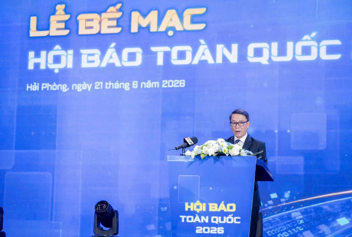 Phó Chủ tịch Hội Nhà báo Việt Nam Nguyễn Đức Lợi phát biểu bế mạc Hội Báo toàn quốc 2026