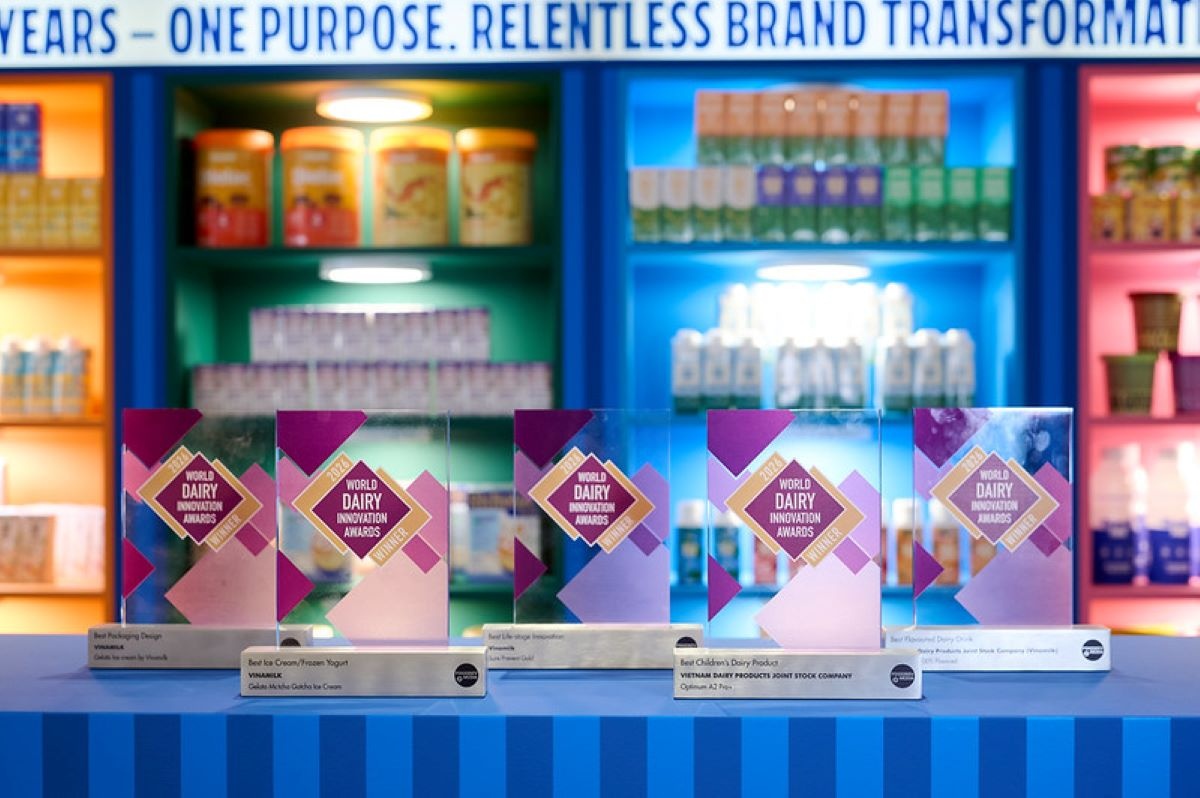 Các sản phẩm Vinamilk được vinh danh tại World Dairy Innovation Awards 2026 trải rộng từ dinh dưỡng trẻ em, dinh dưỡng chuyên biệt đến các sản phẩm phục vụ lối sống năng động và xu hướng tiêu dùng mới. Ảnh: Xavier Các sản phẩm Vinamilk được vinh danh tại World Dairy Innovation Awards 2026 trải rộng từ dinh dưỡng trẻ em, dinh dưỡng chuyên biệt đến các sản phẩm phục vụ lối sống năng động và xu hướng tiêu dùng mới. Ảnh: Xavier