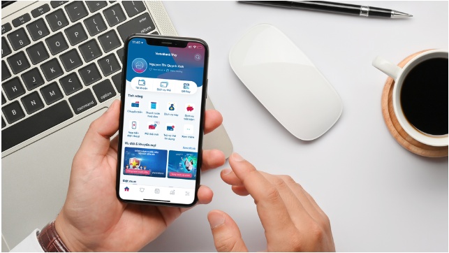 Chuyển tiền online vì sao luôn nằm trong diện giám sát 24/7? Chuyển tiền online vì sao luôn nằm trong diện giám sát 24/7?