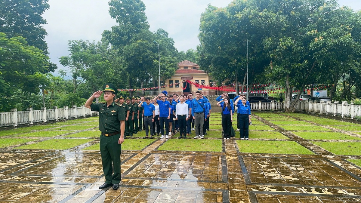 Tuổi trẻ ngành Ngân hàng lan tỏa nghĩa tình nơi biên cương Tuổi trẻ ngành Ngân hàng lan tỏa nghĩa tình nơi biên cương