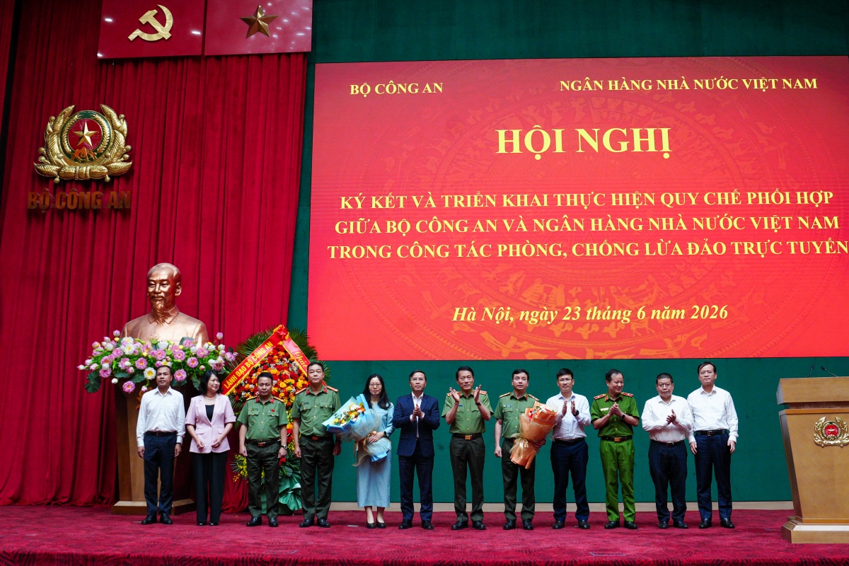 Bộ Công an và Ngân hàng Nhà nước phối hợp phòng, chống lừa đảo trực tuyến Bộ Công an và Ngân hàng Nhà nước phối hợp phòng, chống lừa đảo trực tuyến