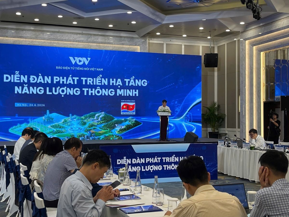 Diễn đàn “Phát triển hạ tầng năng lượng thông minh” Diễn đàn “Phát triển hạ tầng năng lượng thông minh”