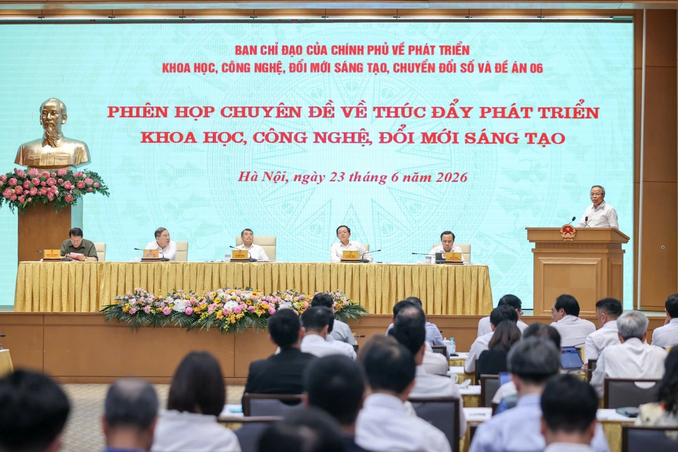 Chủ tịch Tập đoàn Công nghệ CMC Nguyễn Trung Chính đề xuất sớm xây dựng cơ chế tuyển chọn, giao nhiệm vụ và hậu kiểm rõ ràng cho doanh nghiệp công nghệ chiến lược.