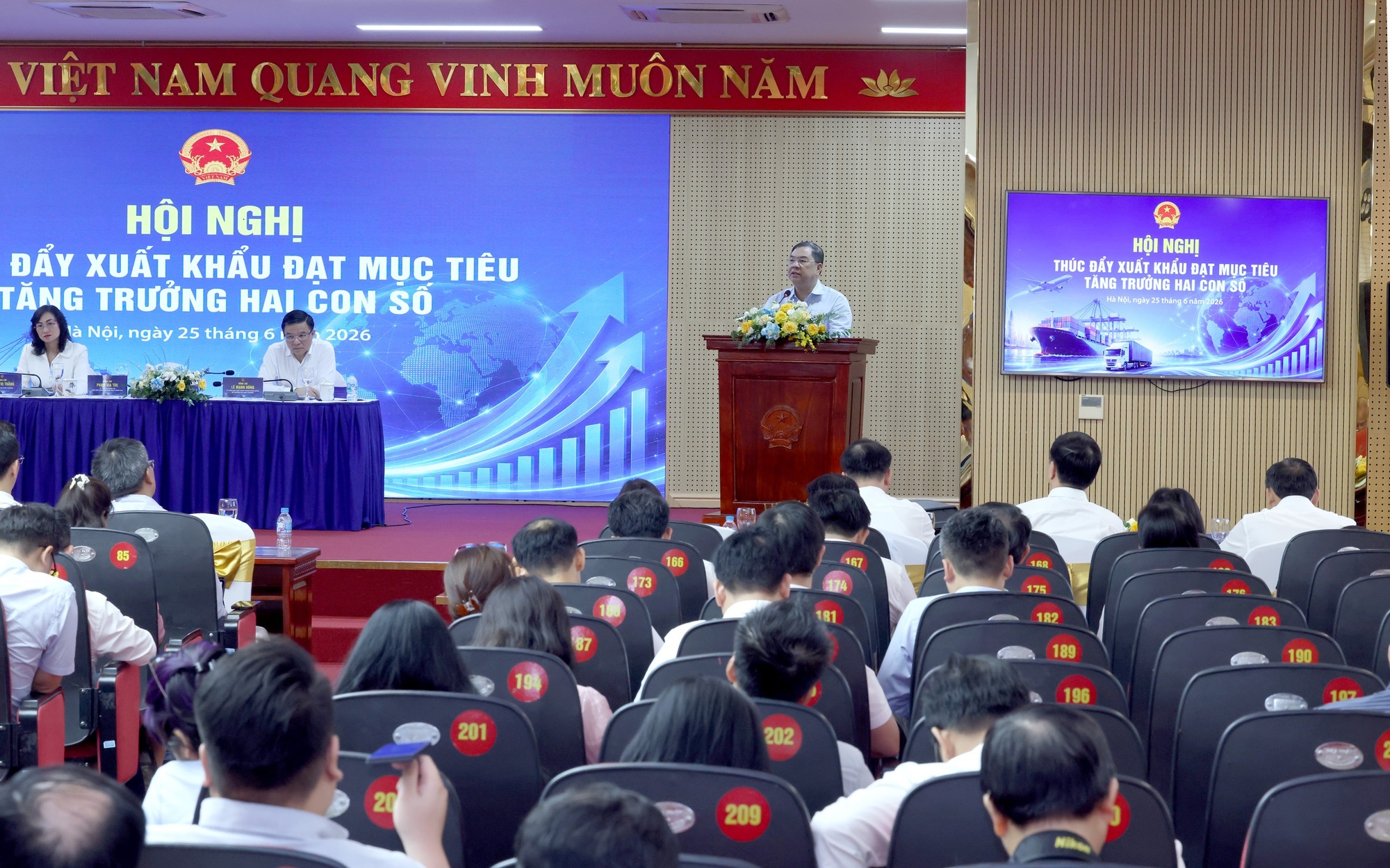 Phó Thủ tướng Thường trực Phạm Gia Túc kết luận hội nghị - Ảnh: VGP/Phương Nguyên Phó Thủ tướng Thường trực Phạm Gia Túc kết luận hội nghị - Ảnh: VGP/Phương Nguyên