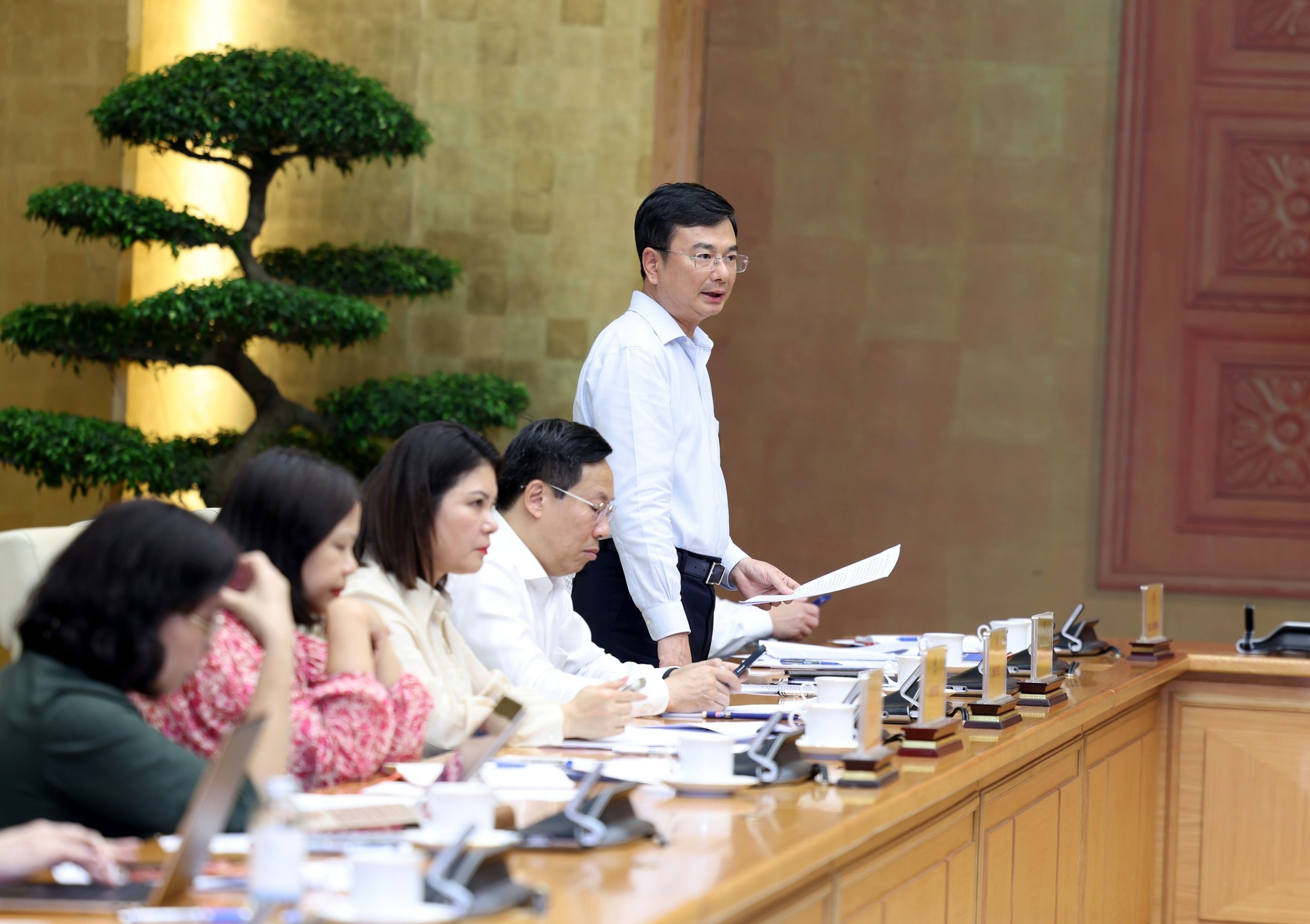 Phó Thống đốc NHNN Phạm Thanh Hà phát biểu tại cuộc họp - Ảnh: VGP/Đức Tuân