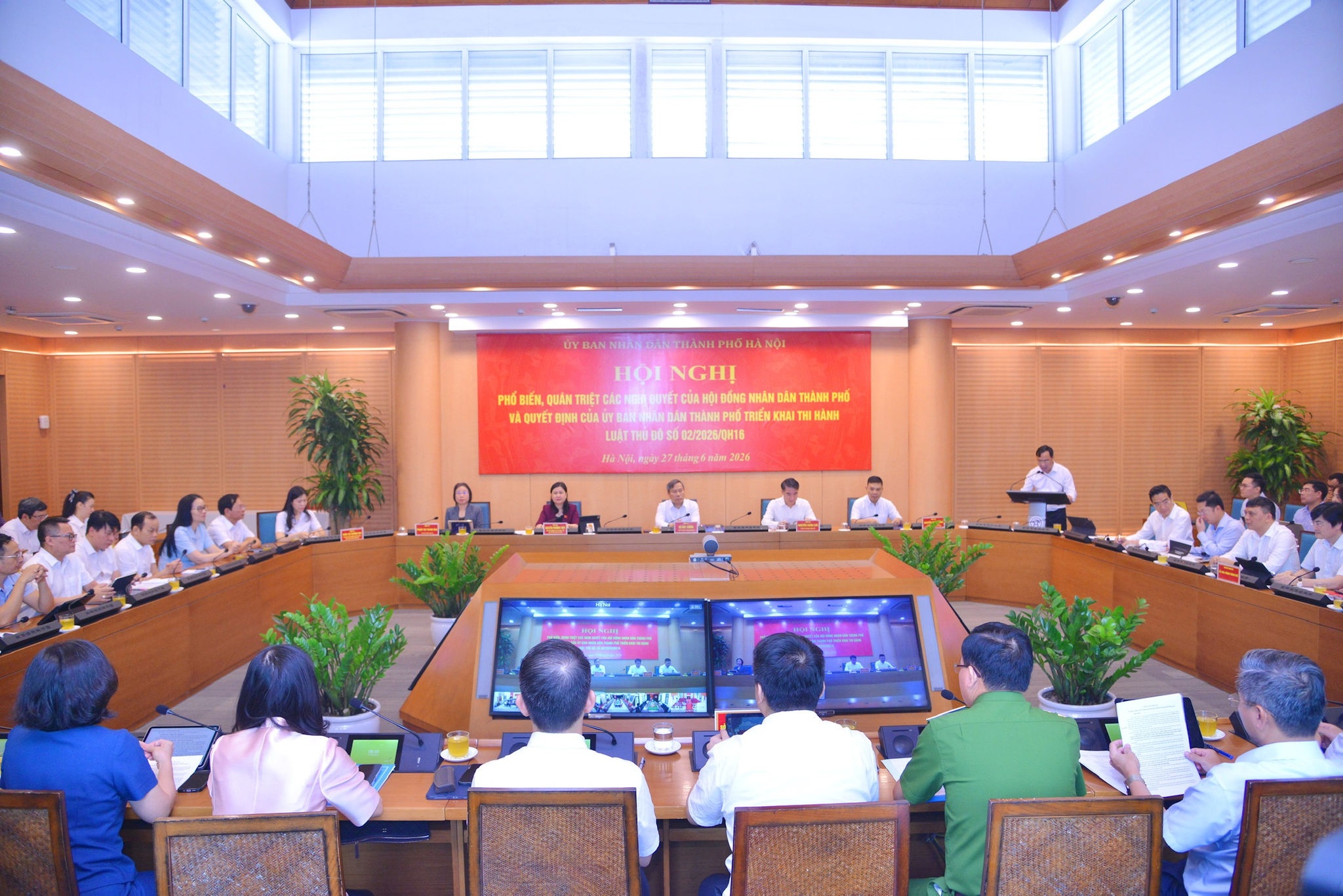 Các đại biểu dự Hội nghị phổ biến, quán triệt các Nghị quyết của HĐND thành phố và Quyết định của UBND thành phố triển khai thi hành Luật Thủ đô. Ảnh: Viết Thành Các đại biểu dự Hội nghị phổ biến, quán triệt các Nghị quyết của HĐND thành phố và Quyết định của UBND thành phố triển khai thi hành Luật Thủ đô. Ảnh: Viết Thành