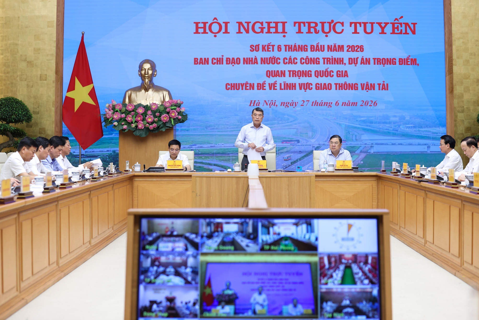 Thủ tướng: Kiên quyết không lùi tiến độ các dự án trọng điểm quốc gia nếu không có lý do chính đáng Thủ tướng: Kiên quyết không lùi tiến độ các dự án trọng điểm quốc gia nếu không có lý do chính đáng- Ảnh 1.
