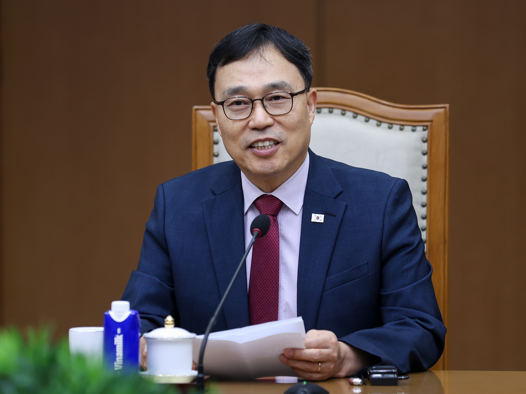Thủ tướng Lê Minh Hưng tiếp Đại sứ Hàn Quốc: Hướng tới mục tiêu kim ngạch thương mại song phương 150 tỷ USD Thủ tướng Lê Minh Hưng tiếp Đại sứ Hàn Quốc: Hướng tới mục tiêu kim ngạch thương mại song phương 150 tỷ USD- Ảnh 3.