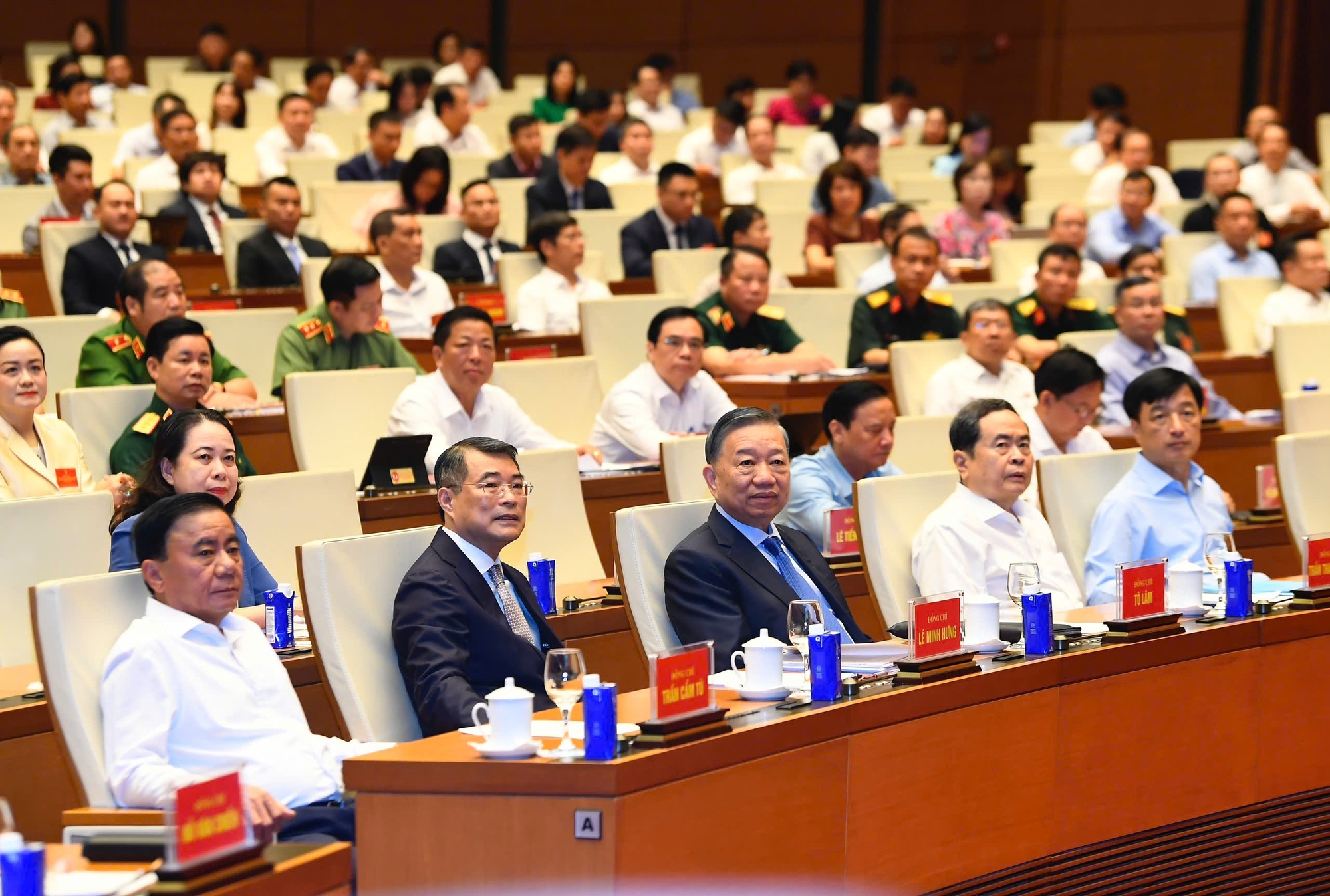 Các đồng chí lãnh đạo Đảng, Nhà nước tham dự Hội nghị tại điểm cầu Trung ương - Ảnh: VGP/Nhật Bắc Các đồng chí lãnh đạo Đảng, Nhà nước tham dự Hội nghị tại điểm cầu Trung ương - Ảnh: VGP/Nhật Bắc