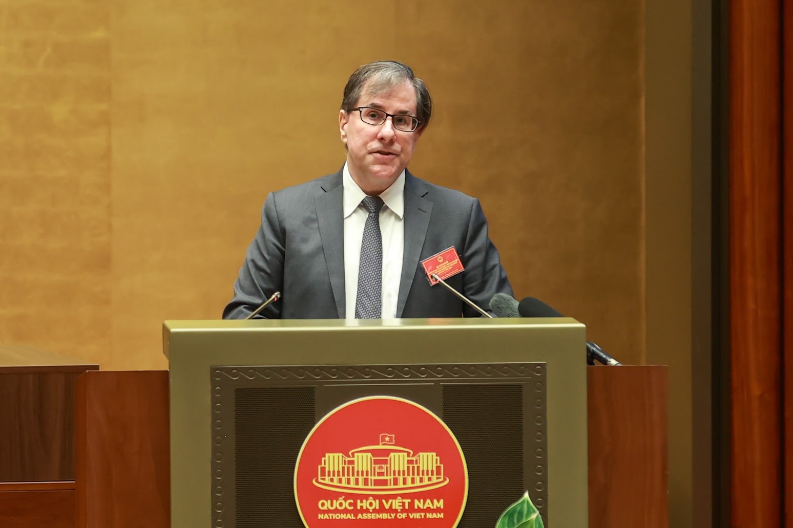 Ông Michael Kokalari, Chuyên gia kinh tế, Quỹ đầu tư VinaCapital, tham luận nội dung “Chìa khóa” hút vốn dài hạn vào Việt Nam từ góc nhìn VinaCapital