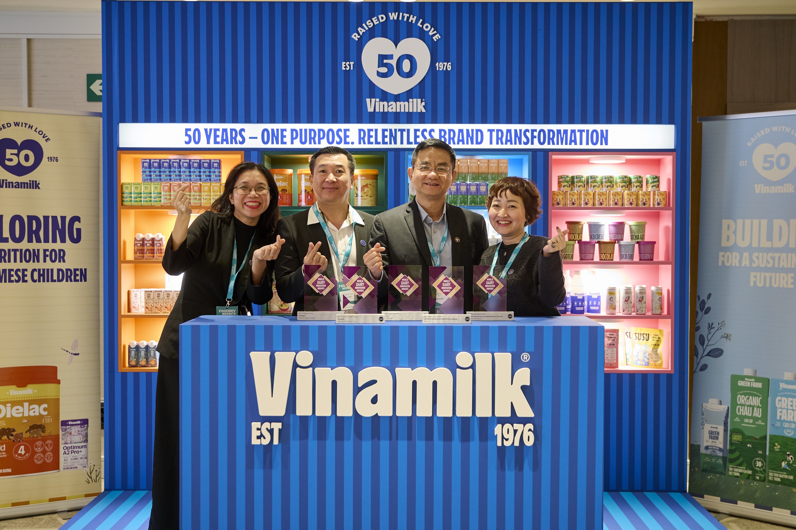 Vinamilk giành chiến thắng áp đảo với 5 hạng mục tại Giải thưởng Đổi mới Ngành sữa Thế giới (Ảnh: VN). Vinamilk giành chiến thắng áp đảo với 5 hạng mục tại Giải thưởng Đổi mới Ngành sữa Thế giới (Ảnh: VN).