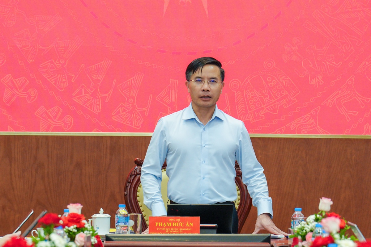 Tiếp tục lãnh đạo, tập trung nguồn lực thực hiện thắng lợi nhiệm vụ chính trị ngành Ngân hàng