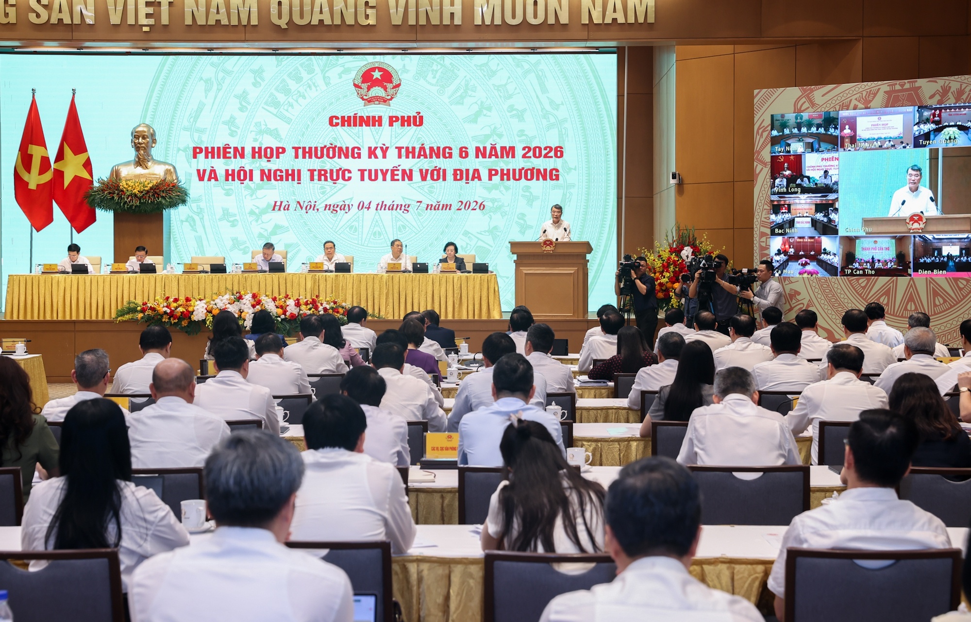 Thủ tướng đề nghị các đại biểu phân tích, đánh giá kỹ bối cảnh, tình hình những tháng đầu năm 2026, những kết quả đạt được, những tồn tại, hạn chế, khó khăn, thách thức, dự báo tình hình sắp tới - Ảnh: VGP/Nhật Bắc Thủ tướng đề nghị các đại biểu phân tích, đánh giá kỹ bối cảnh, tình hình những tháng đầu năm 2026, những kết quả đạt được, những tồn tại, hạn chế, khó khăn, thách thức, dự báo tình hình sắp tới - Ảnh: VGP/Nhật Bắc