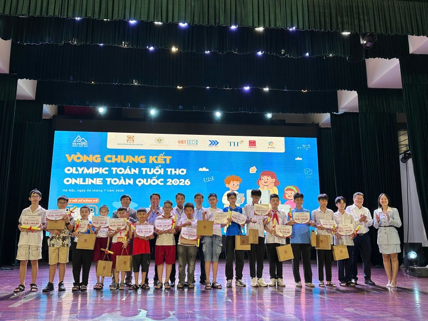 Các bạn học sinh xuất sắc giành giải Nhất tại vòng chung kết Olympic Toán Tuổi thơ Online 2026