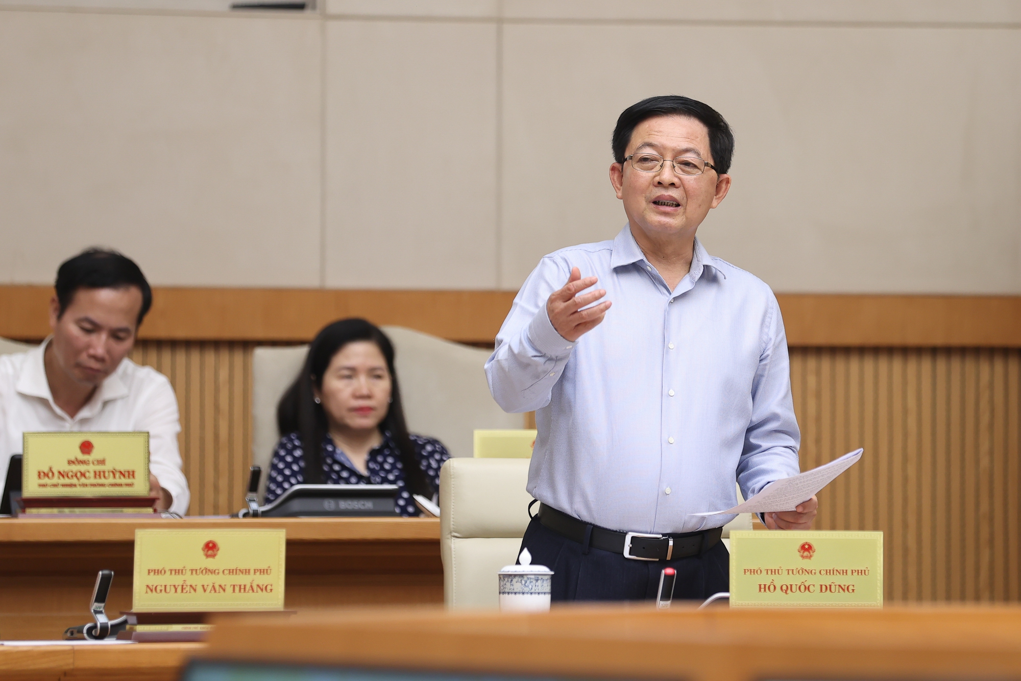 Thủ tướng: Thể chế phải tạo đột phá phát triển và thực thi phải hiệu quả, không trở thành 'điểm nghẽn của điểm nghẽn'- Ảnh 4.