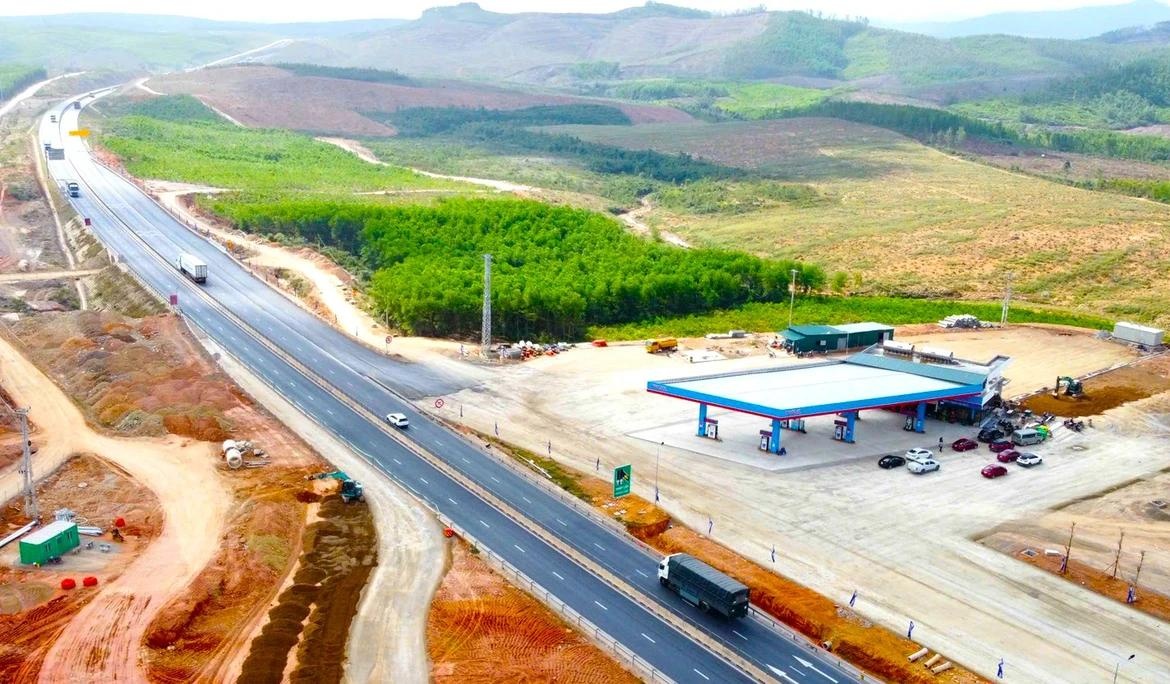 Trạm dừng nghỉ trên cao tốc Vũng Áng - Bùng - Ảnh: Báo XD