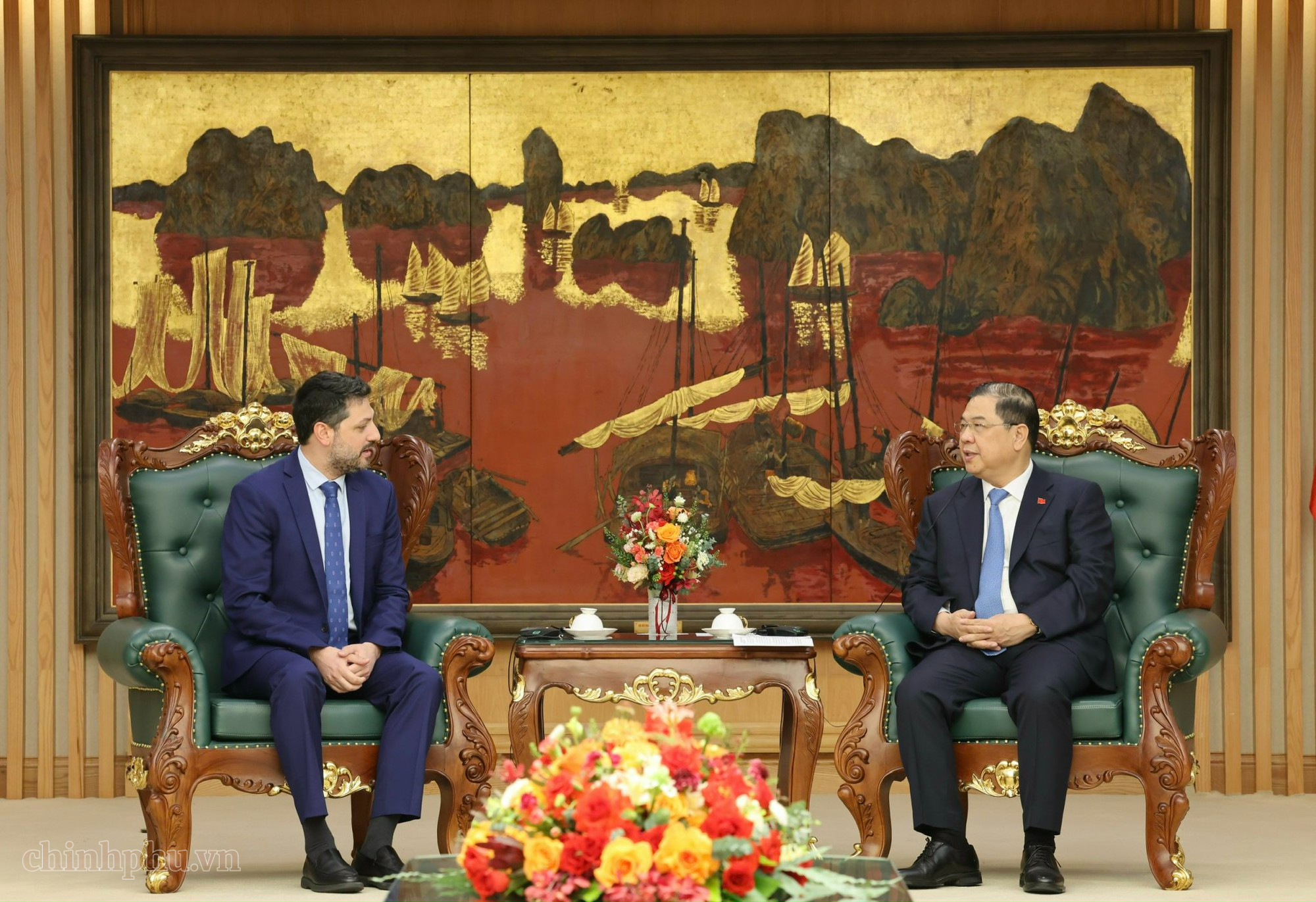 Phó Thủ tướng Thường trực đề nghị hai bên tiếp tục thúc đẩy mối quan hệ hợp tác chặt chẽ hơn nữa, hướng tới việc Việt Nam trở thành đối tác chiến lược của WEF tại khu vực - Ảnh: VGP/Phương Nguyên