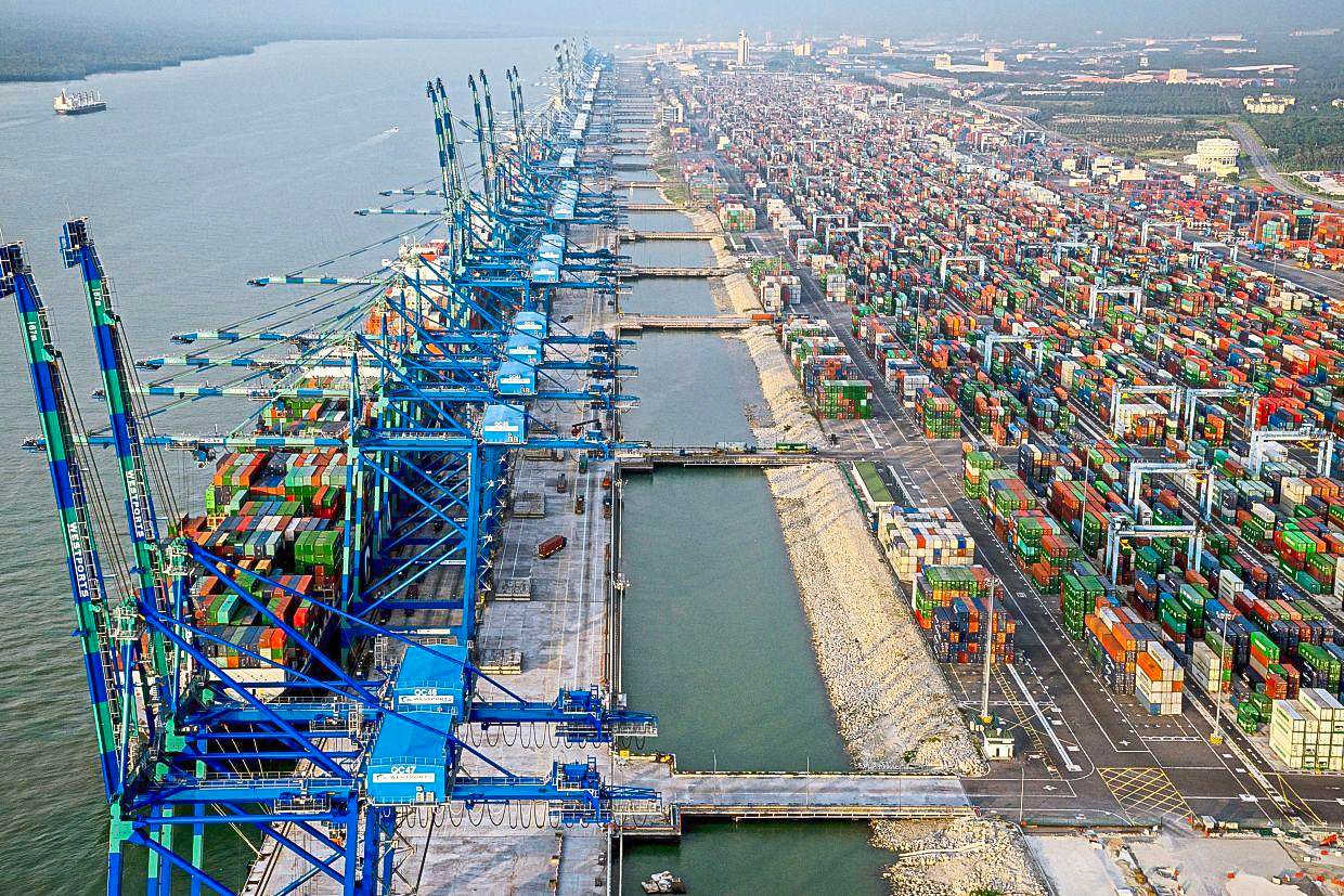 Đoàn công tác Cảng Quốc tế Long An tham quan kỹ thuật tại Port Klang (Malaysia) ngày 07/7/2026. Đoàn công tác Cảng Quốc tế Long An tham quan kỹ thuật tại Port Klang (Malaysia) ngày 07/7/2026.