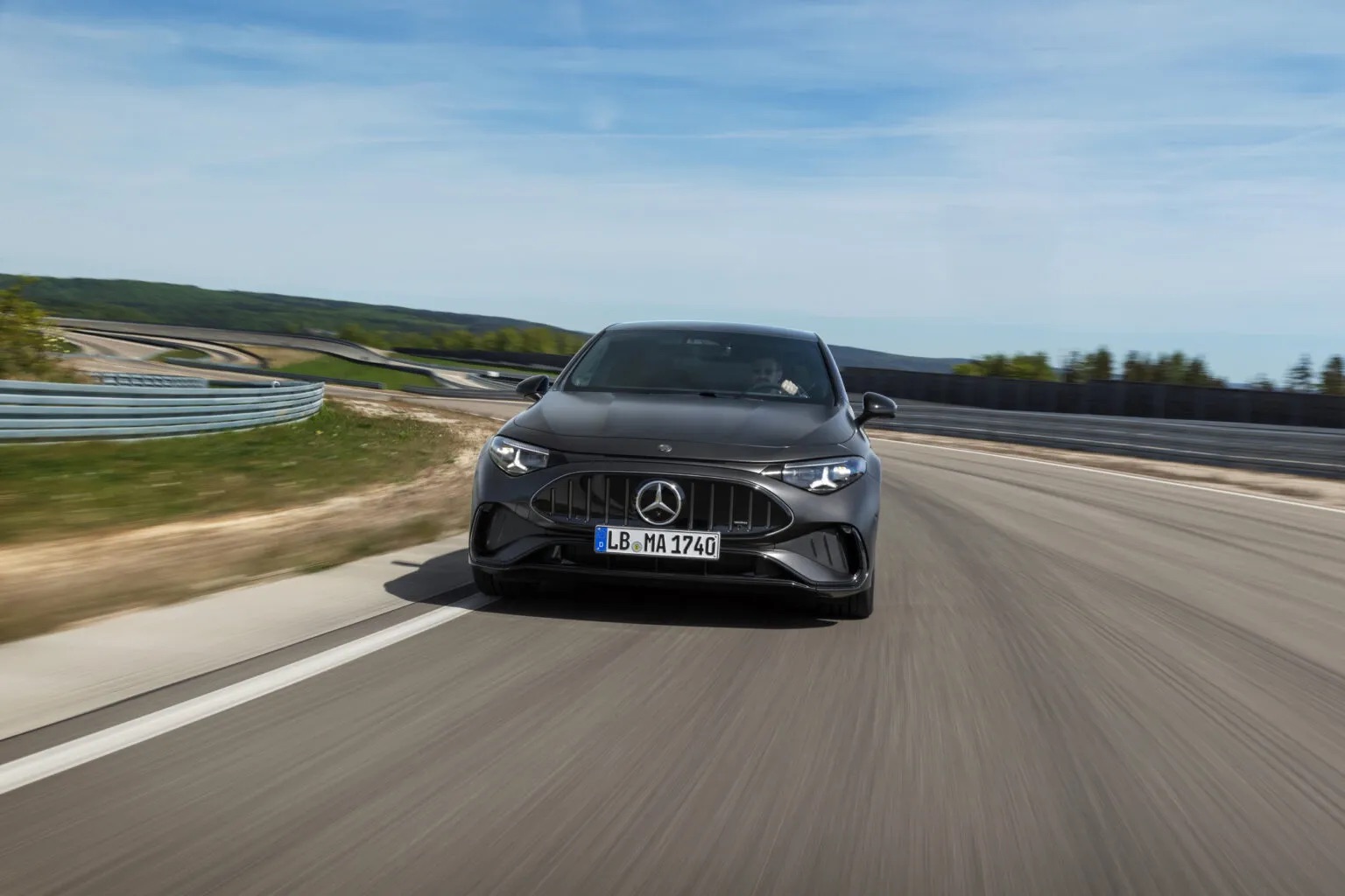 Mercedes CLA đời mới sắp bán tại Việt Nam có bản hiệu suất cao: Mạnh 671hp, AWD, mâm lớn 20 inch, phanh khủng, chạy 670km/sạc - Ảnh 3.