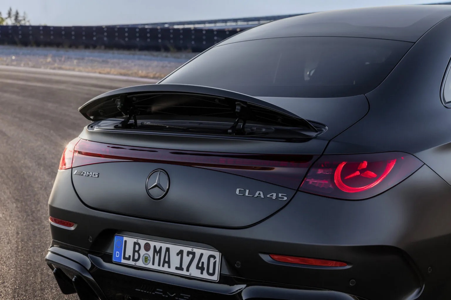 Mercedes CLA đời mới sắp bán tại Việt Nam có bản hiệu suất cao: Mạnh 671hp, AWD, mâm lớn 20 inch, phanh khủng, chạy 670km/sạc - Ảnh 9.