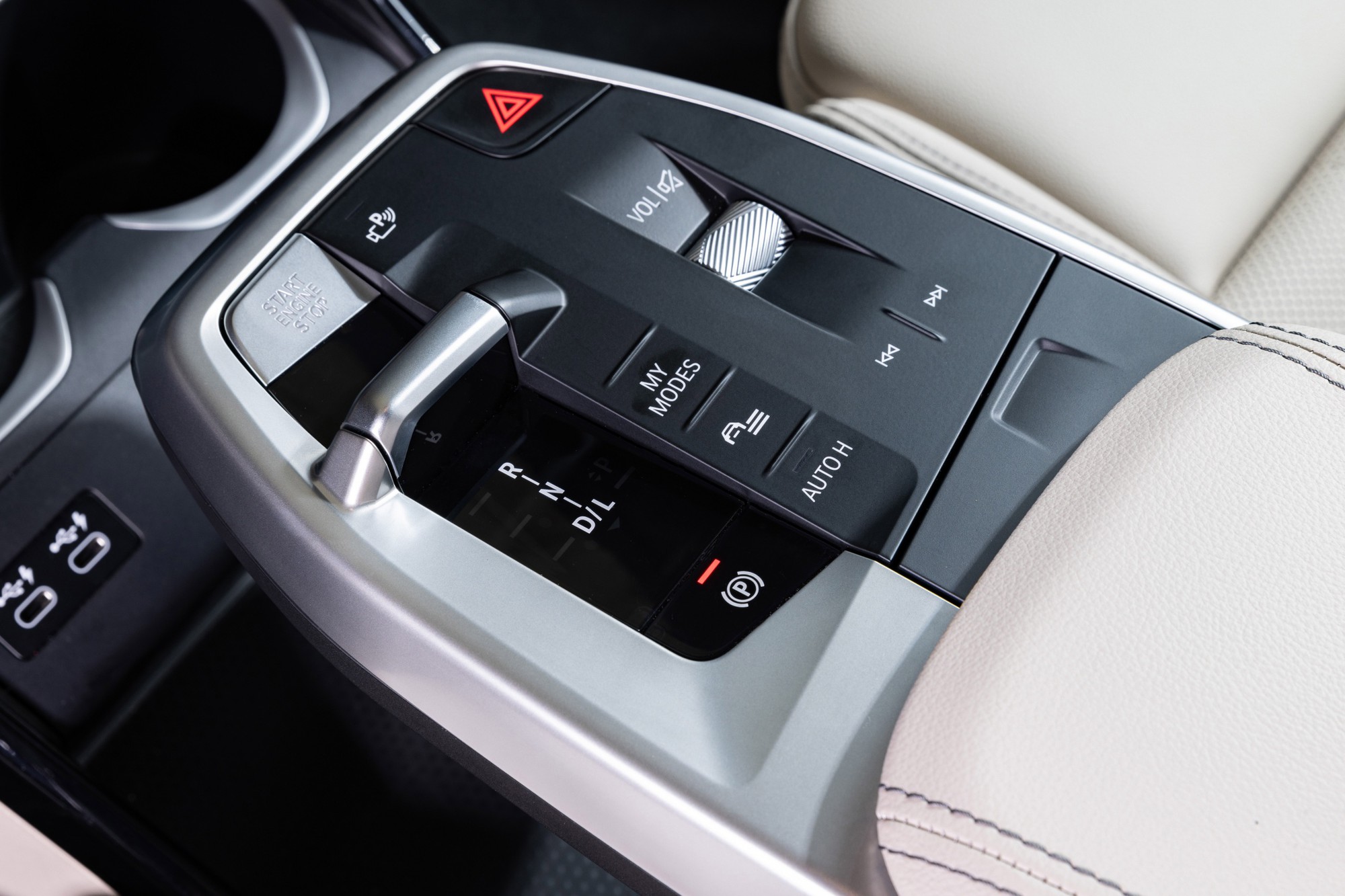 BMW X1 chốt giá 1,689 tỷ đồng tại Việt Nam: Một bản, máy 2.0L, có màn cong, ADAS, cạnh tranh Q3 với giá rẻ hơn 410 triệu đồng - Ảnh 15.