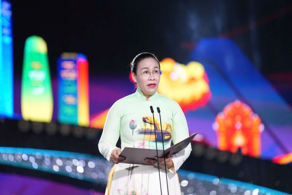 Bà Nguyễn Thị Anh Thi – Phó Chủ tịch UBND TP Đà Nẵng – phát biểu tại đêm chung kết DIFF 2026