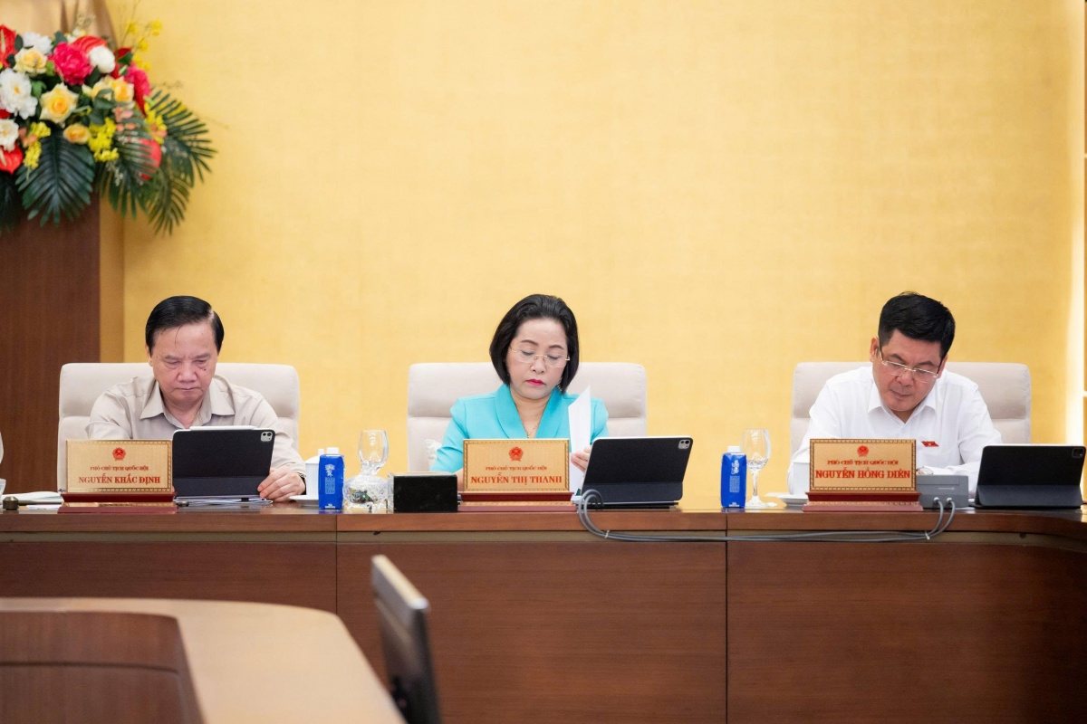 Các Phó Chủ tịch Quốc hội tham dự phiên họp Các Phó Chủ tịch Quốc hội tham dự phiên họp