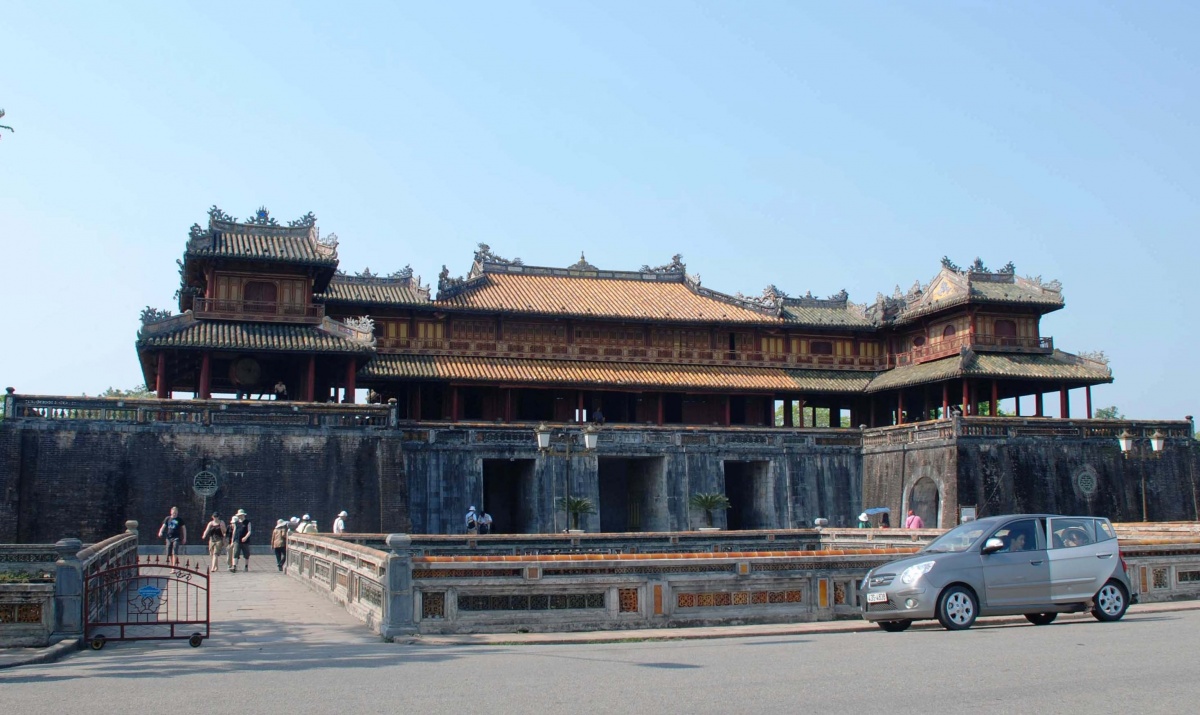Du khách thường đến Huế để khám phá di sản cung đình Du khách thường đến Huế để khám phá di sản cung đình