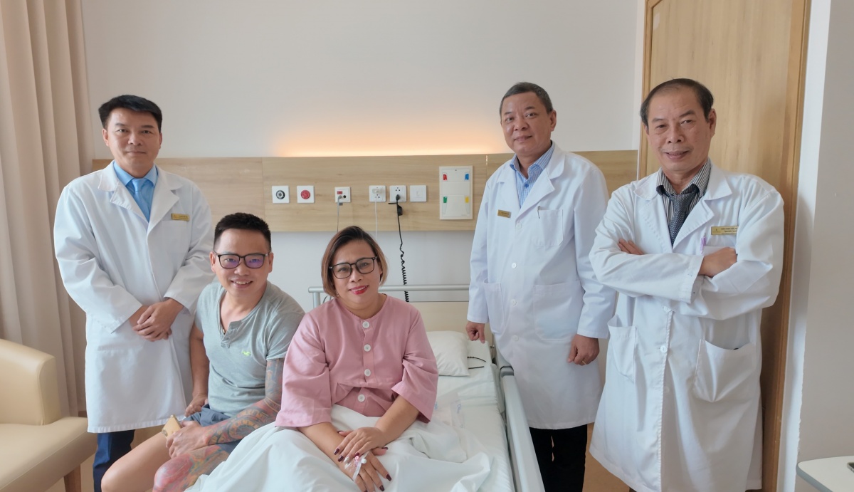Vinmec Đà Nẵng mổ cấp cứu loại bỏ khối u buồng trứng khổng lồ cho bệnh nhân suy thận Vinmec Đà Nẵng mổ cấp cứu loại bỏ khối u buồng trứng khổng lồ cho bệnh nhân suy thận
