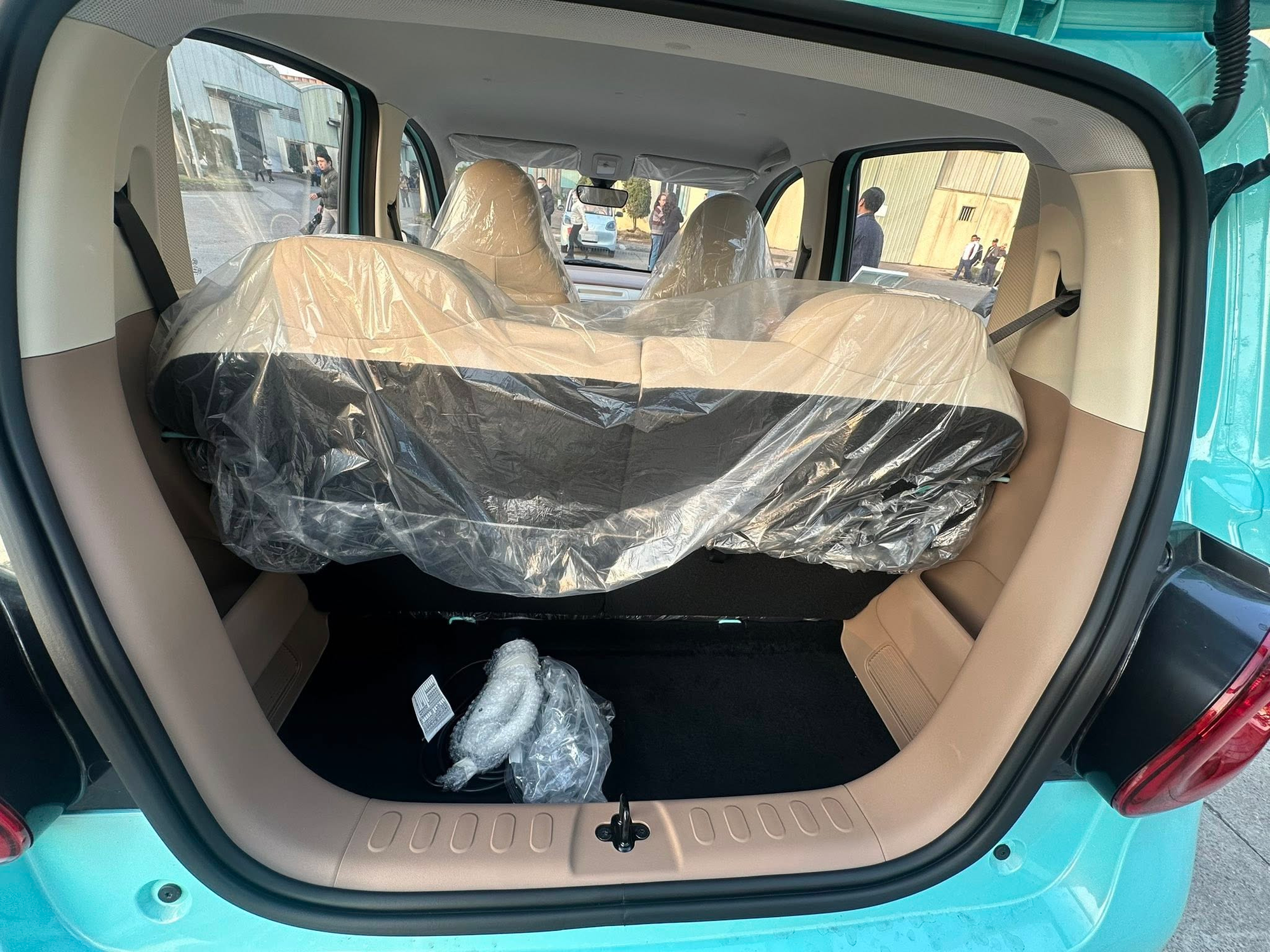 Xe điện mini Wuling Macaron chốt giá từ 269 triệu tại Việt Nam Xe điện mini Wuling Macaron chốt giá từ 269 triệu tại Việt Nam: 2 phiên bản, đi xa nhất 300 km/sạc, có trang bị độc nhất phân khúc được nhiều gia đình quan tâm - Ảnh 4.