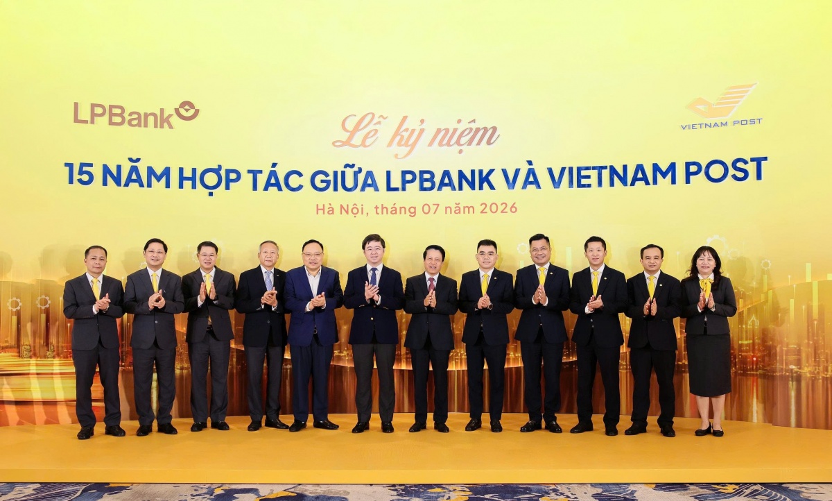 15 năm LPBank - Vietnam Post: Đồng hành kiến tạo mô hình hợp tác ngân hàng - bưu điện tiêu biểu của Việt Nam và khu vực 15 năm LPBank - Vietnam Post: Đồng hành kiến tạo mô hình hợp tác ngân hàng - bưu điện tiêu biểu của Việt Nam và khu vực