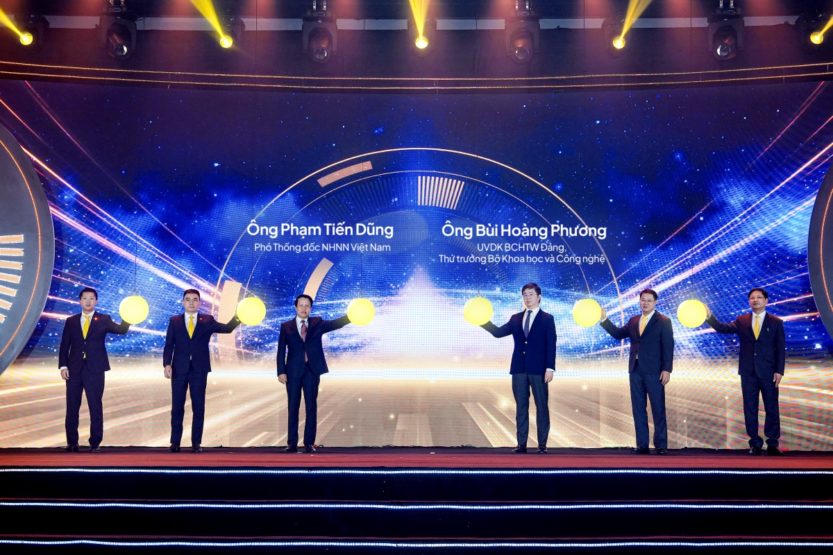 15 năm LPBank - Vietnam Post: Đồng hành kiến tạo mô hình hợp tác ngân hàng - bưu điện tiêu biểu của Việt Nam và khu vực 15 năm LPBank - Vietnam Post: Đồng hành kiến tạo mô hình hợp tác ngân hàng - bưu điện tiêu biểu của Việt Nam và khu vực