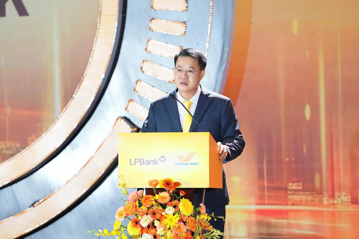 15 năm LPBank - Vietnam Post: Đồng hành kiến tạo mô hình hợp tác ngân hàng - bưu điện tiêu biểu của Việt Nam và khu vực 15 năm LPBank - Vietnam Post: Đồng hành kiến tạo mô hình hợp tác ngân hàng - bưu điện tiêu biểu của Việt Nam và khu vực