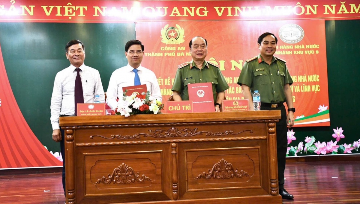 Phối hợp công tác bảo đảm an ninh, an toàn trong lĩnh vực ngân hàng Phối hợp công tác bảo đảm an ninh, an toàn trong lĩnh vực ngân hàng