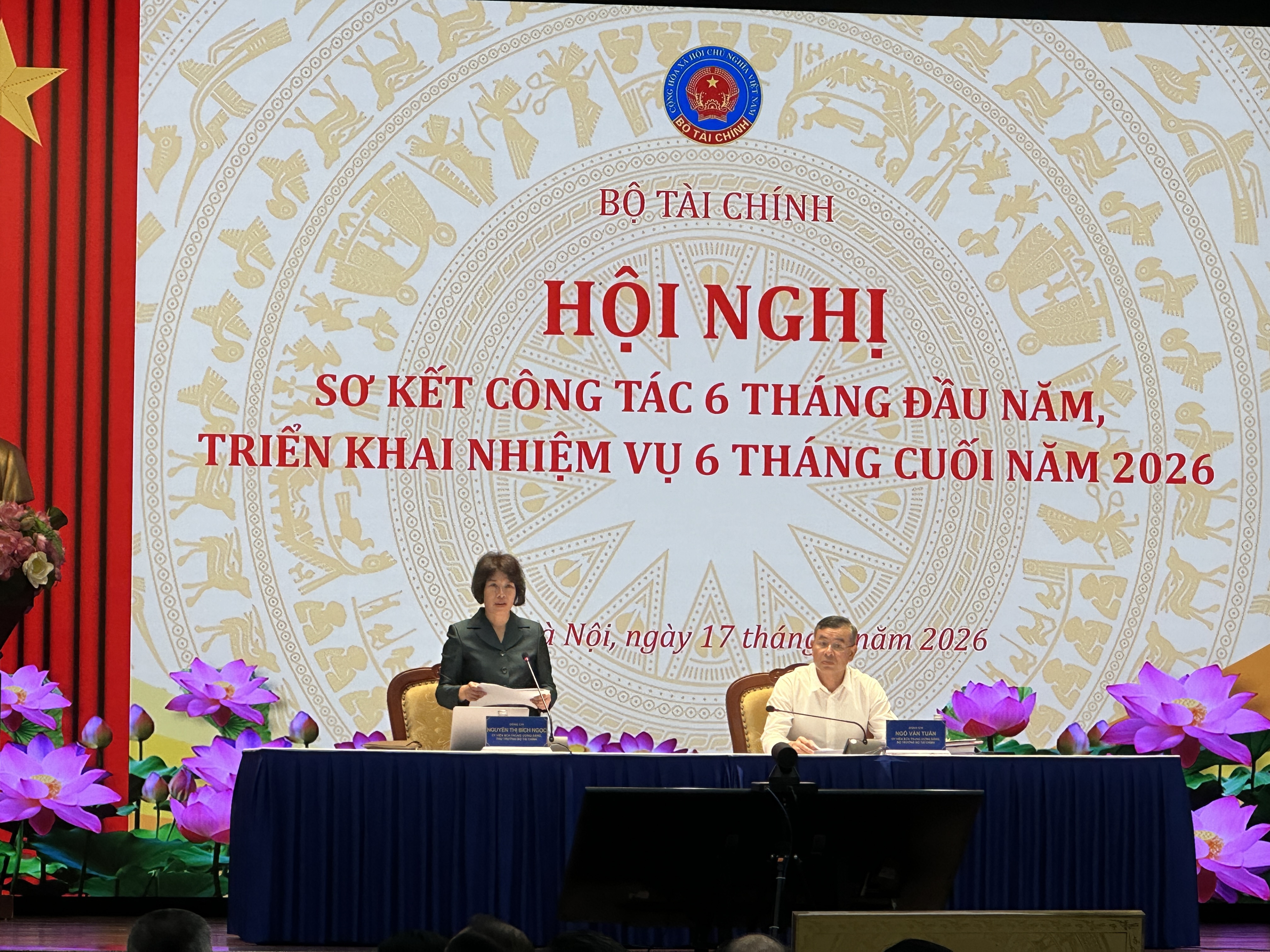 Nỗ lực cao, hành động nhanh đưa nguồn lực tài chính tăng tốc hỗ trợ nền kinh tế Nỗ lực cao, hành động nhanh đưa nguồn lực tài chính tăng tốc hỗ trợ nền kinh tế