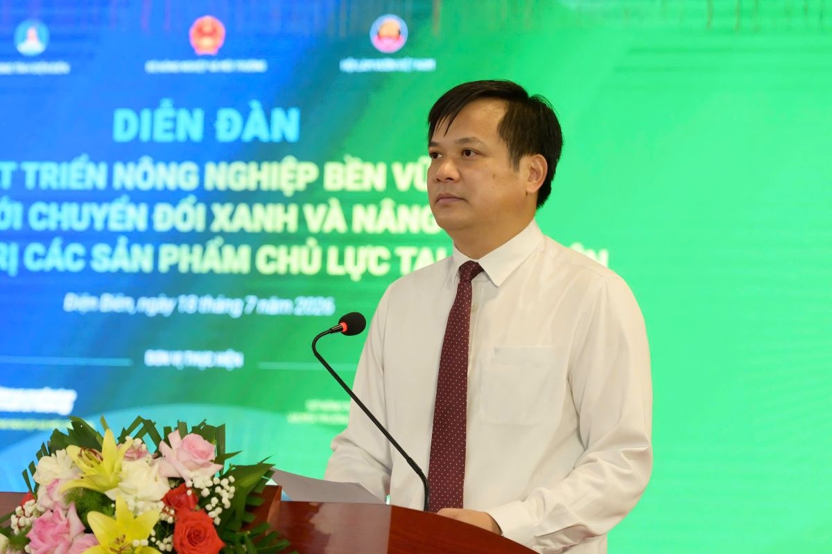 Ông Lò Văn Cương, Phó Chủ tịch Thường trực UBND tỉnh Điện Biên phát biểu tại diễn đàn Ông Lò Văn Cương, Phó Chủ tịch Thường trực UBND tỉnh Điện Biên phát biểu tại diễn đàn
