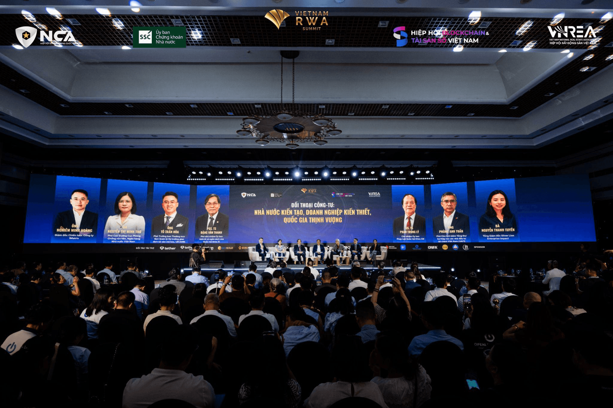 Trọng tâm lớn hơn là khả năng hình thành kênh dẫn vốn mới, đưa nguồn lực còn “ngủ yên” vào lưu chuyển nhưng vẫn kiểm soát rủi ro đối với nhà đầu tư và hệ thống tài chính. Trọng tâm lớn hơn là khả năng hình thành kênh dẫn vốn mới, đưa nguồn lực còn “ngủ yên” vào lưu chuyển nhưng vẫn kiểm soát rủi ro đối với nhà đầu tư và hệ thống tài chính.