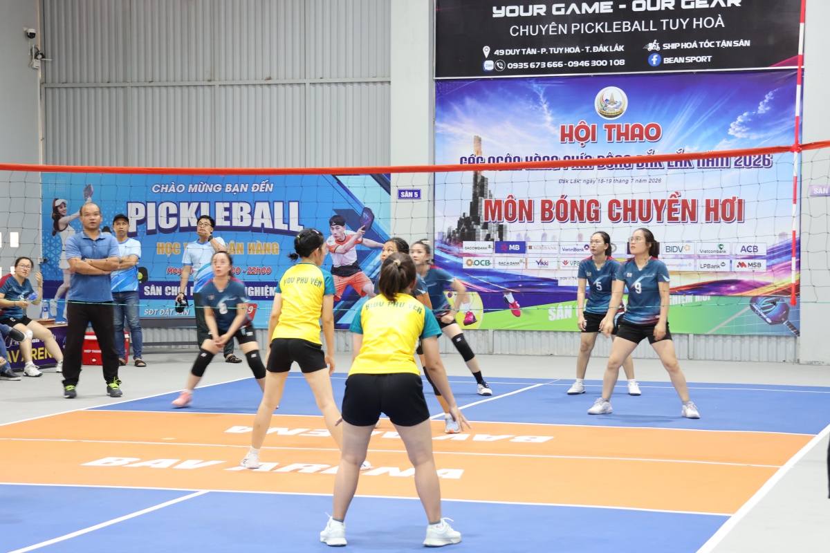 bóng chuyền hơi nữ tại hộ thao. bóng chuyền hơi nữ tại hộ thao.