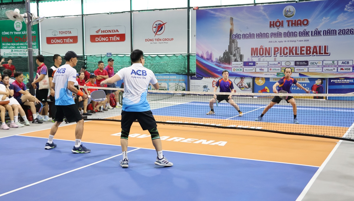 các vận động viên tranh tài ở môn pickleball, các vận động viên tranh tài ở môn pickleball,